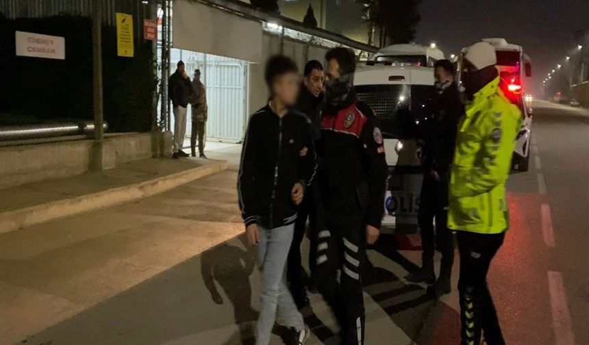 Polisten kaçarken ekip otosuna çarpan ehliyetsiz sürücüye 95 bin lira ceza