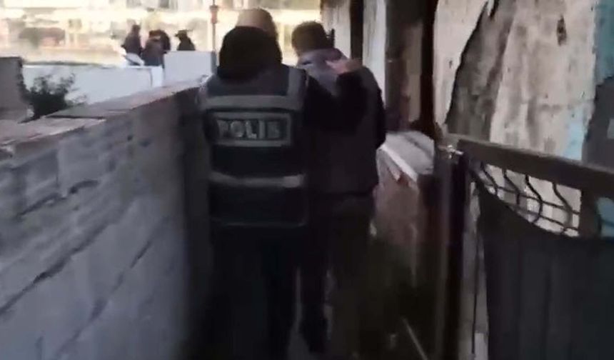 'Siber dolandırıcılık' suçundan hapis cezasıyla aranan 4 firari yakalandı