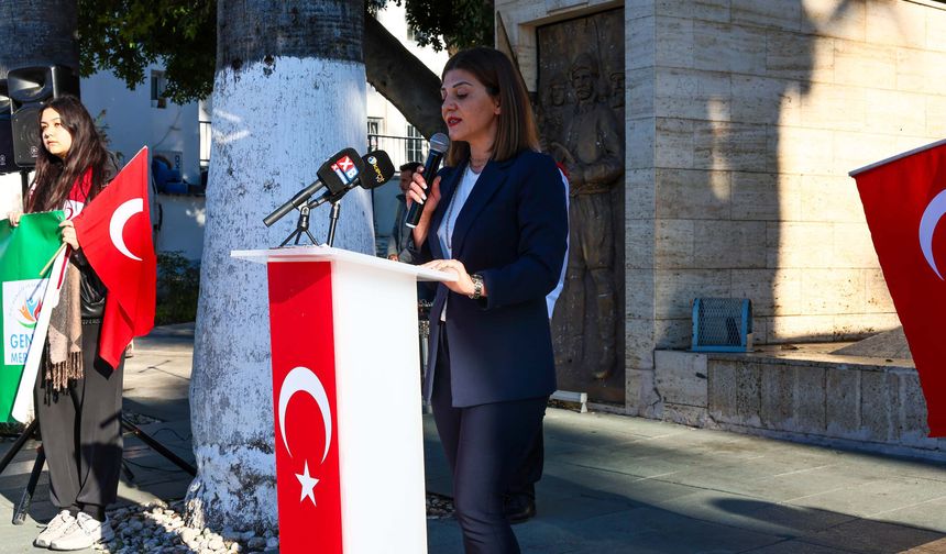 120 metrelik Türk bayrağıyla Sarıkamış şehitleri anıldı