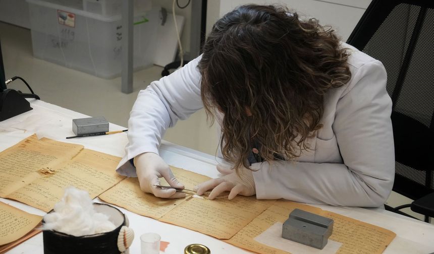 Bakan Ersoy'dan Konservasyon Laboratuvarı'na ziyaret / Ek fotoğraf