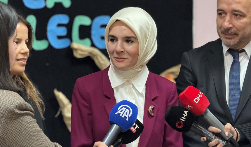 Bakan Göktaş, Pençe-Kilit şehidinin oğluna karnesini verdi