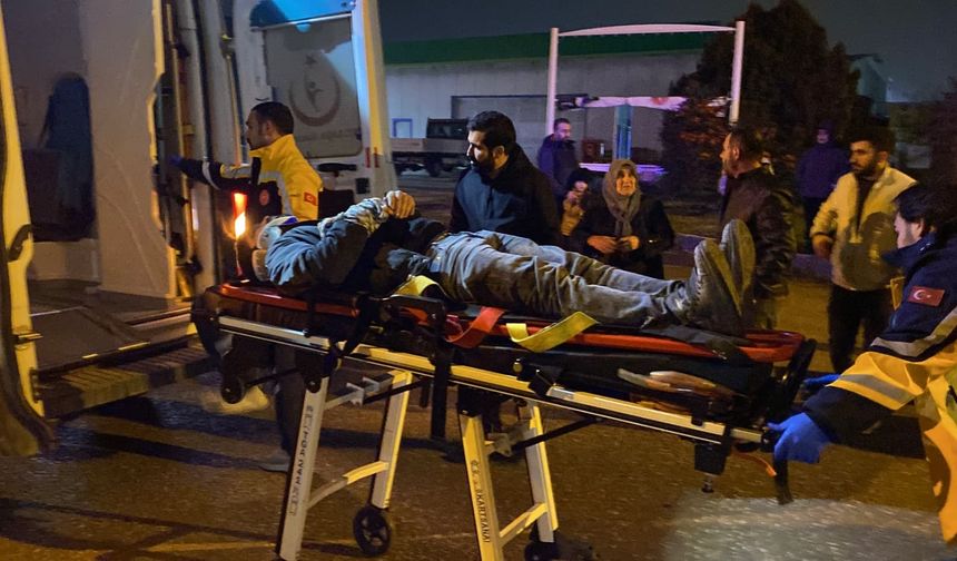 Bursa'da 2 otomobil çarpıştı: 2 yaralı