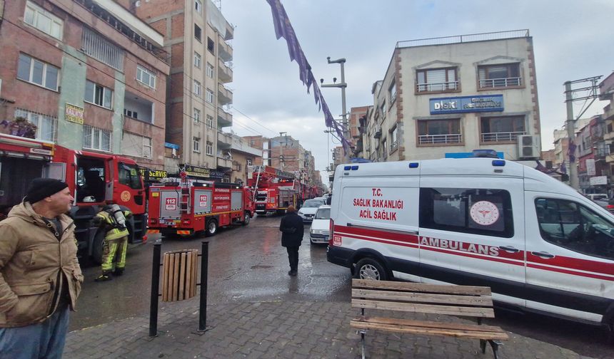 Çatı katında çıkan yangında 150 güvercin öldü