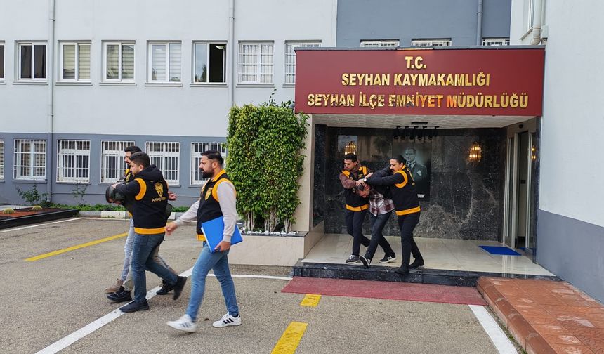 Evde Kalaşnikof piyade tüfeği ile el bombası ele geçirildi; 4 tutuklama