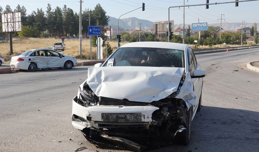 Geçen yıl saatte 77 kaza oldu, günde 7 kişi öldü