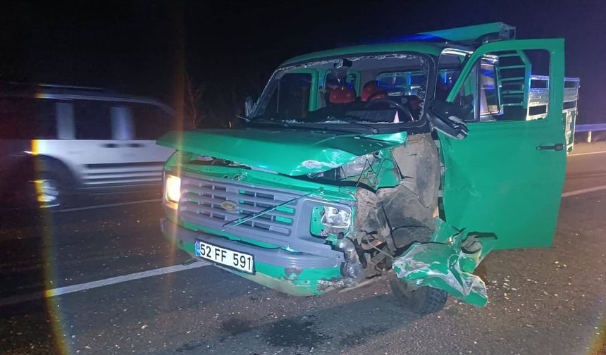 Giresun'da kamyonet ile motosiklet çarpıştı; 2 ölü / Fotoğraflar