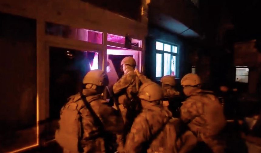 Helikopter destekli uyuşturucu operasyonu; 16 tutuklama