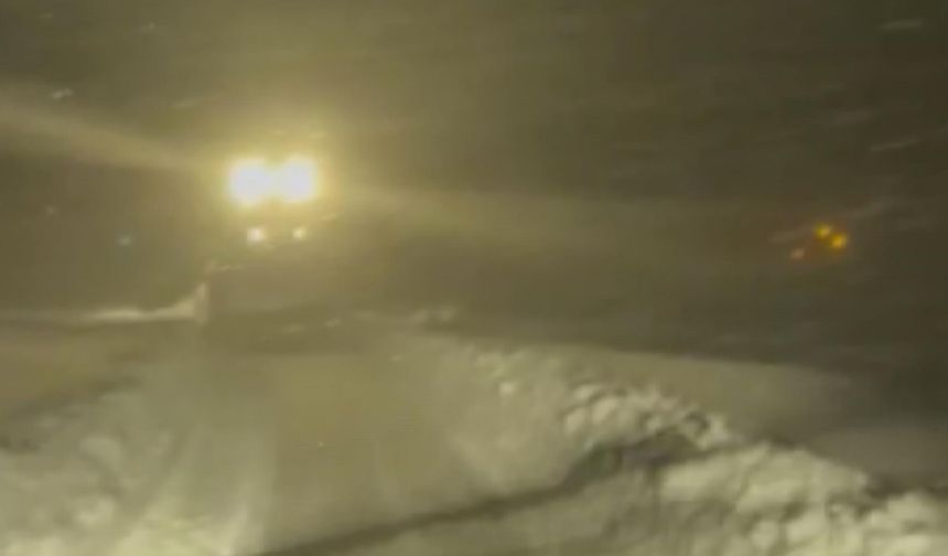 İş makinesi yolu açtı, sağlık ekipleri hastaya müdahale etti