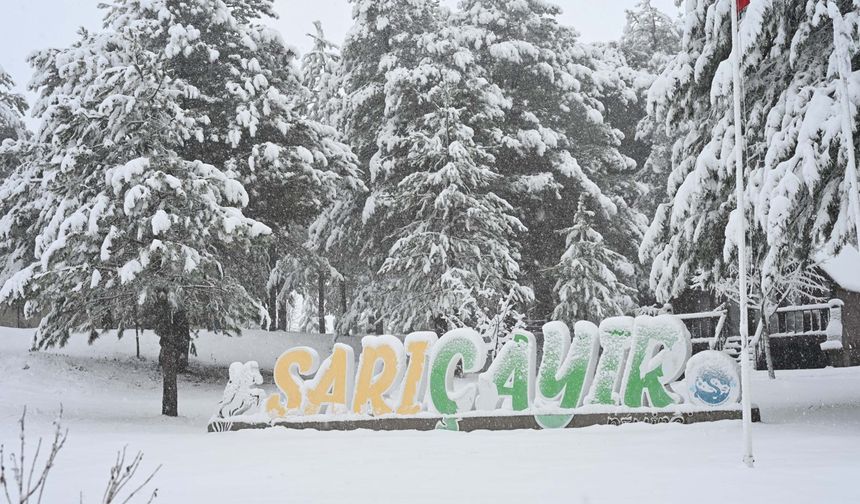 Manisa Demirci'de yüksek kesimlerde kar keyfi