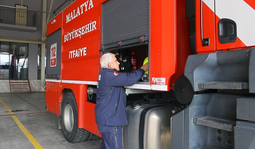 Mesleğini bırakıp, çocukluk hayali itfaiye eri oldu: Bu iş bende bir tutku