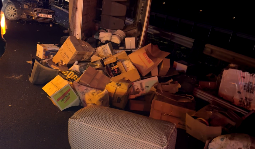 Minibüs ile otomobil otoyolda çarpıştı: 1 ölü, 3 yaralı