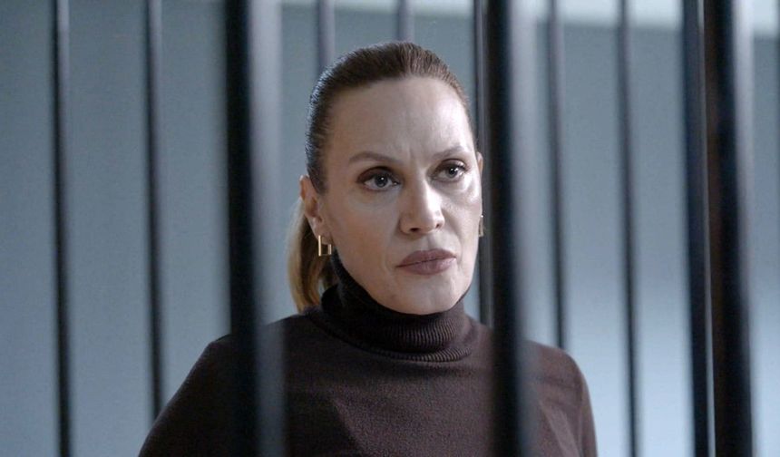 Pınar gözaltına alınıyor