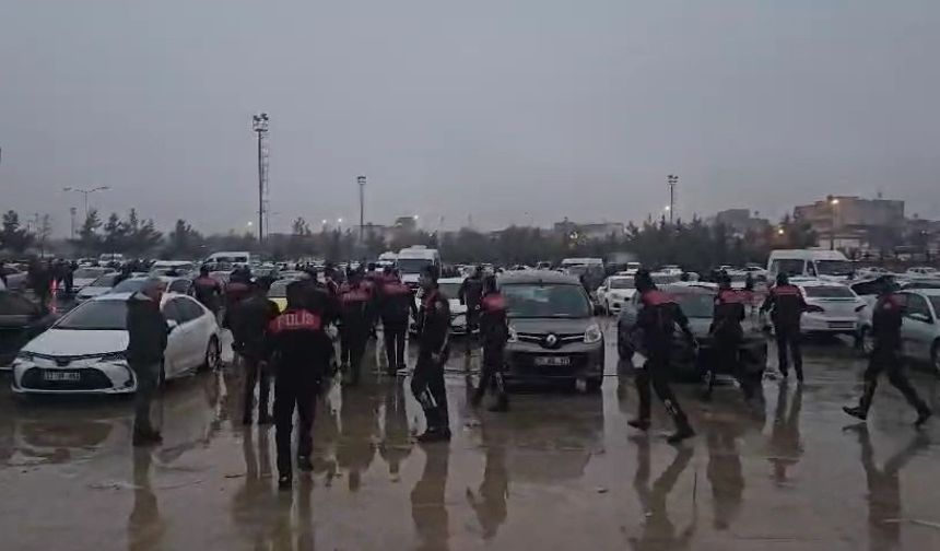 Şanlıurfa'da şoförler odası seçiminde kavga; 1'i polis, 14 yaralı (2)