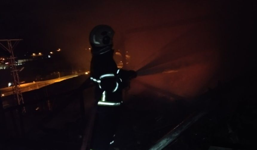 Amasya'da bağ evi yandı