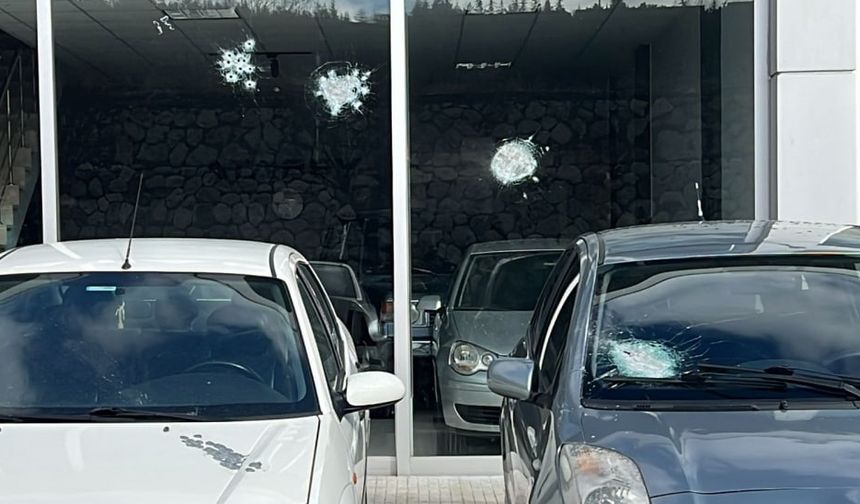 Çorum'da iş yerine silahlı saldırı kamerada