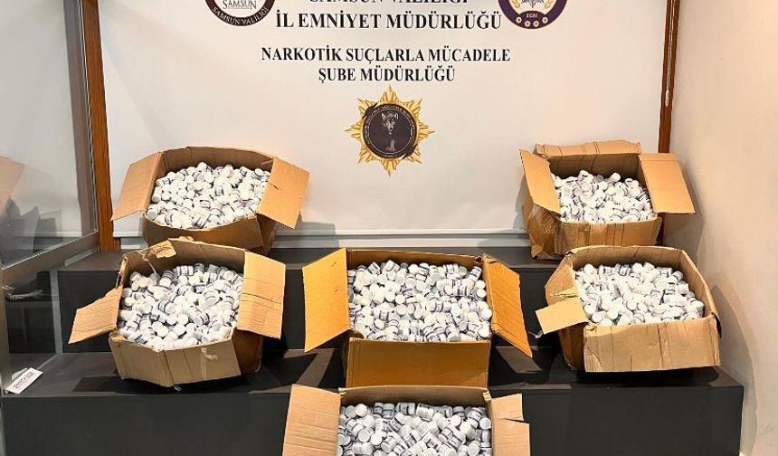 Evlerinden 230 bin hap çıkan anne-oğula gözaltı