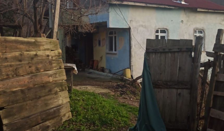 Haber alınamayan yaşlı adam evinde ölü bulundu