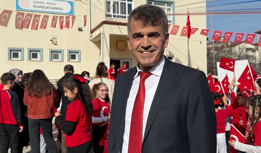 Karabük'te öğrencilerden bayrak etkinliği