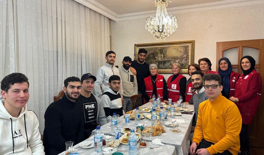 Kızılay'dan Bolu'daki Gazzeli öğrencilere iftar