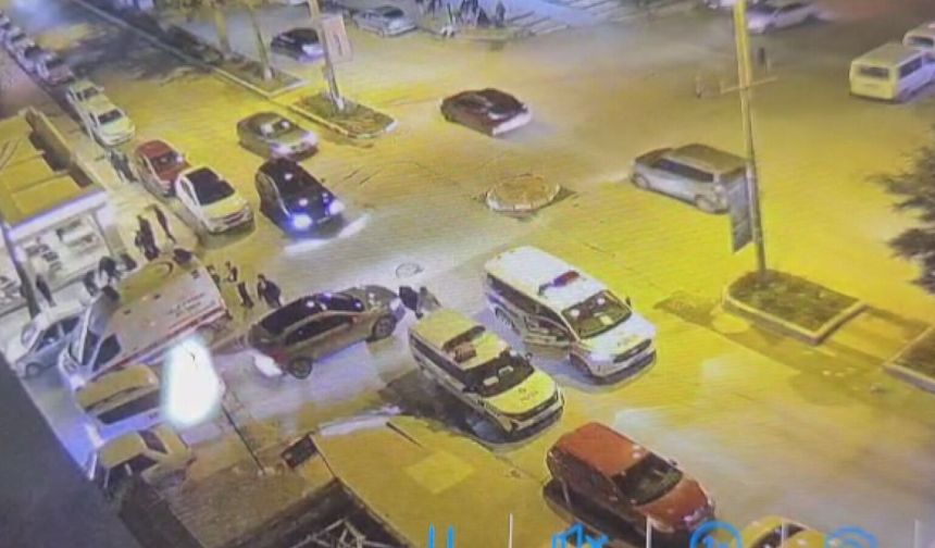 Motosikletin otomobile çarptığı kaza kamerada