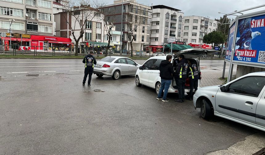 Samsun'da korsan taşımacılık yapan 15 sürücüye 58 bin lira ceza