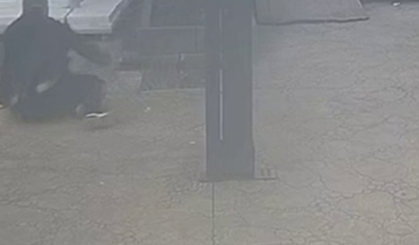 Tabancayla ayağından vuruldu; o anlar kamerada