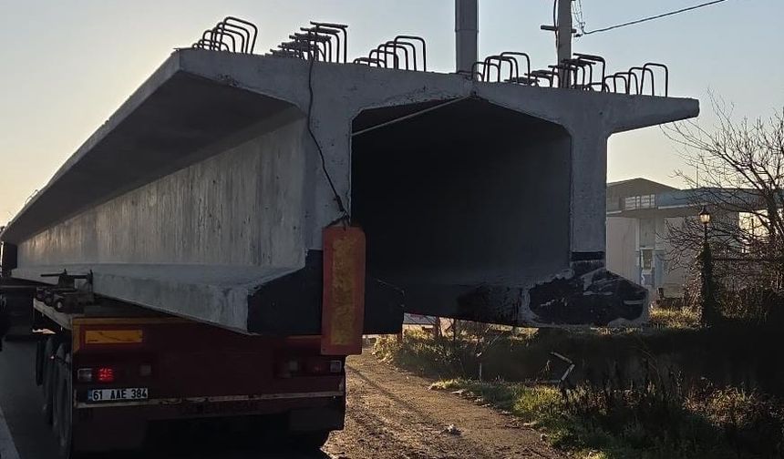 TIR'daki beton bloka kamyonet çarptı; 1 ölü, 1 yaralı