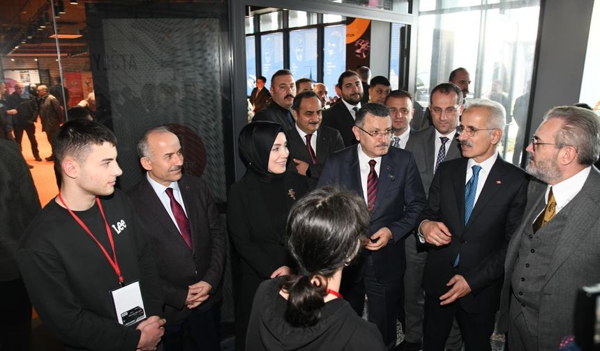 Bakan Uraloğlu: Kalkınma Yolu bittiği zaman, ülkemize 10 yıllık periyotta 55 milyar dolarlık katkısı olacak (2)