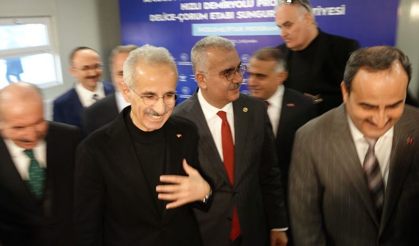 Bakan Uraloğlu'ndan 'Süper Hızlı Tren' müjdesi; Ankara-İstanbul arası 80 dakikaya düşüyor