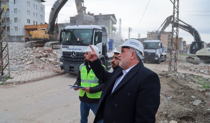 Canik'te 741 riskli yapı için yıkım çalışması