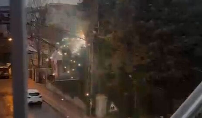 Elektrik trafosundan saçılan kıvılcımlar paniğe neden oldu