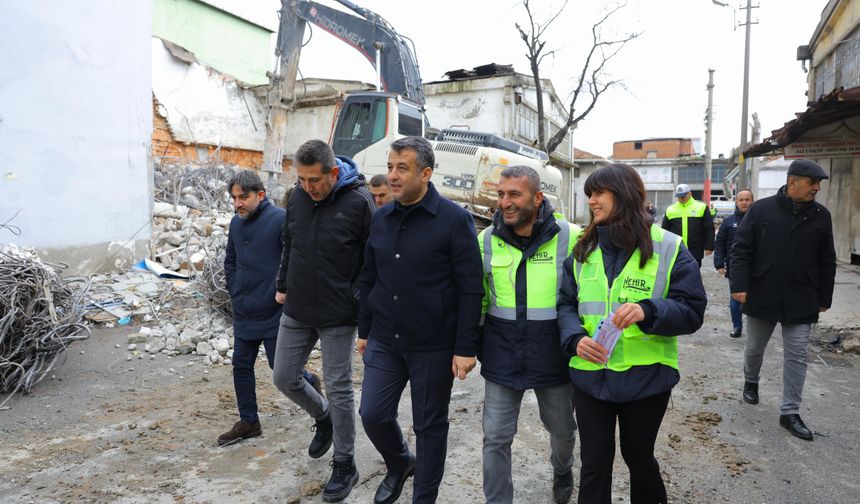 Halit Doğan, Gülsan'daki yıkım çalışmalarını yerinde inceledi