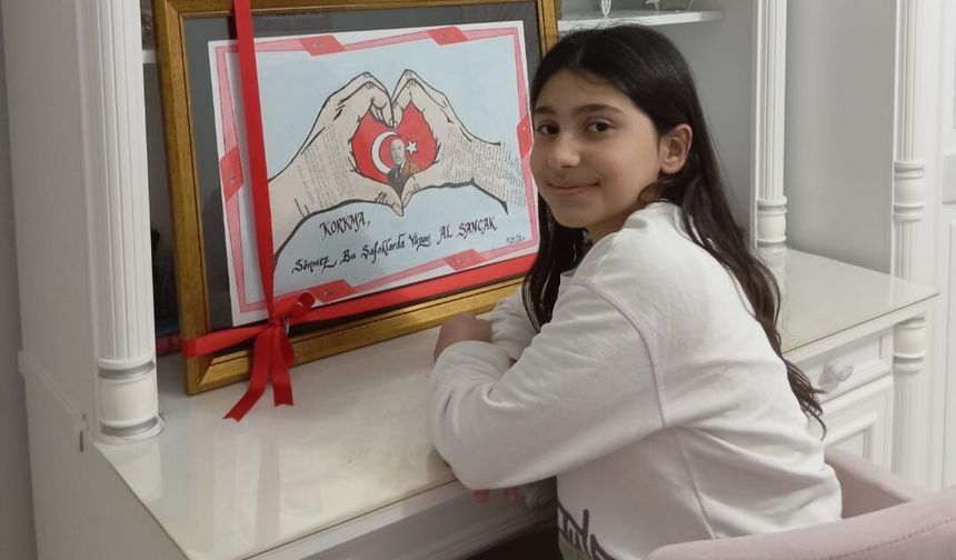 Ortaokul öğrencisi Eslem İstiklal Marşı ile Mehmet Akif'i resmetti