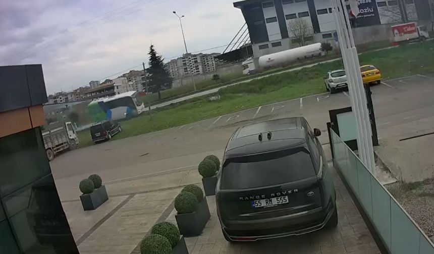Samsun'da otobüs yan yattı: 9'u öğrenci, 11 yaralı (3)
