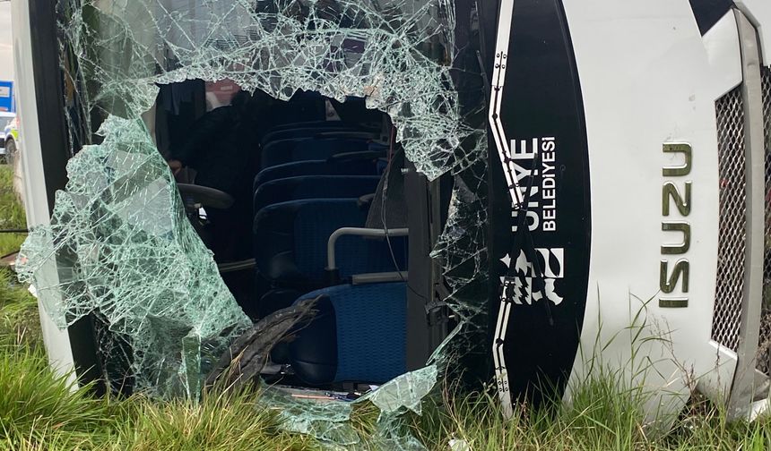 Samsun'da otobüs yan yattı: 9'u öğrenci, 11 yaralı