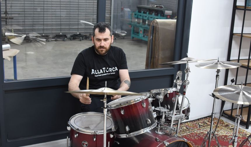 Samsun'dan 33 ülkeye el yapımı bateri zili; 1400 derecede dövülüp dünyaya satılıyor