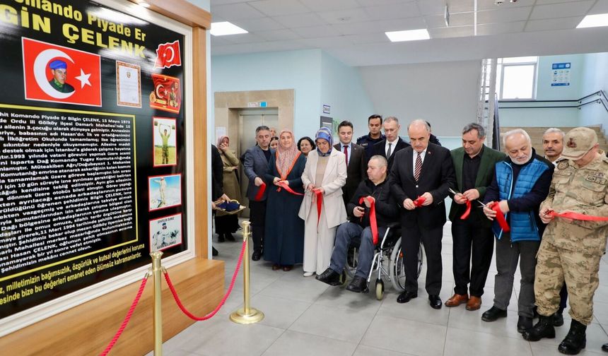 Şehit Bilgin Çelenk'in ismi Karşıyaka Ortaokulu'na verildi