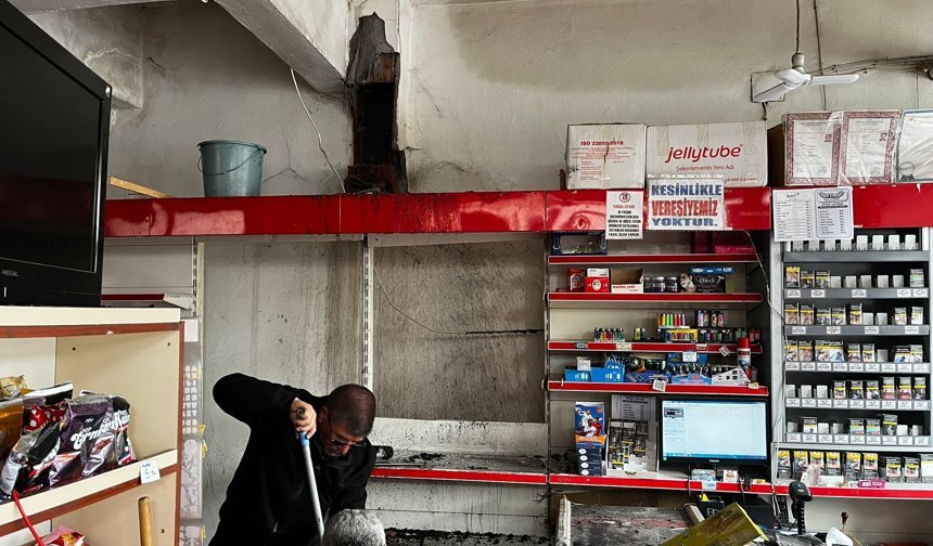 Bacadaki yangına müdahale etmek isterken apartman boşluğuna düşüp öldü