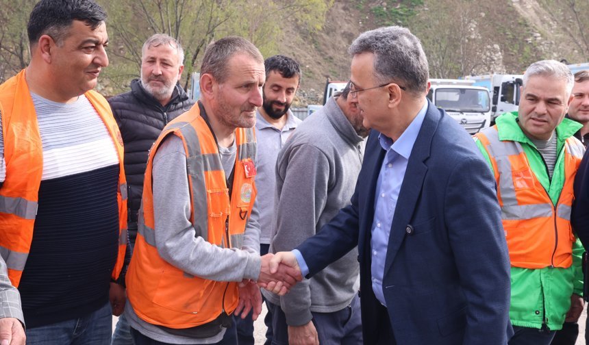 Başkan Kurnaz: Alın terleriyle hayatı güzelleştiriyorlar