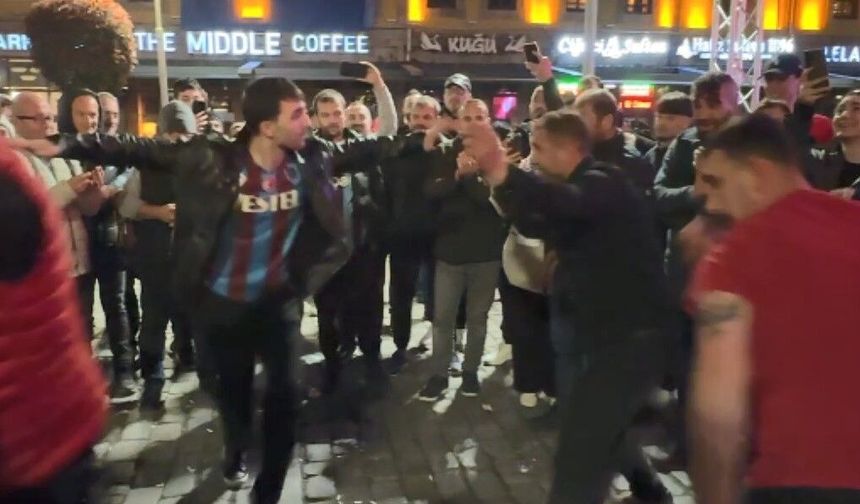 'Bizim Çocuklar'ın başarısı Trabzon'da horon ve kolbastı oynayarak kutlandı