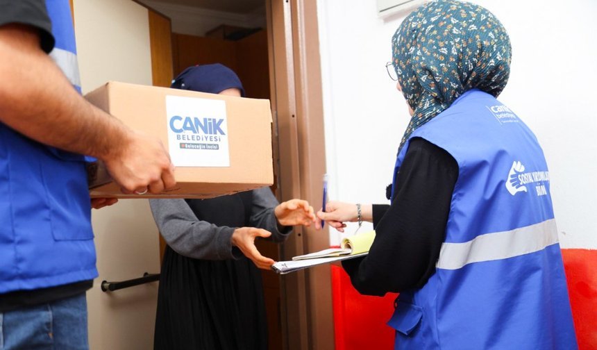 Canik Belediyesi kapı kapı gönüllere ulaşıyor
