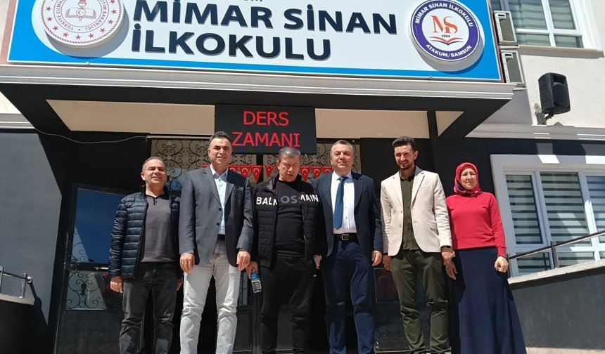 Eski milli futbolcu Tanju Çolak, Samsun'da öğrencilerle buluştu