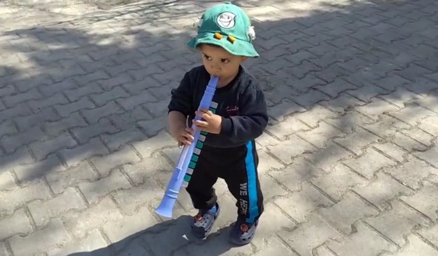 Köyde miniklerin müzikli eğlencesi izleyenleri gülümsetti