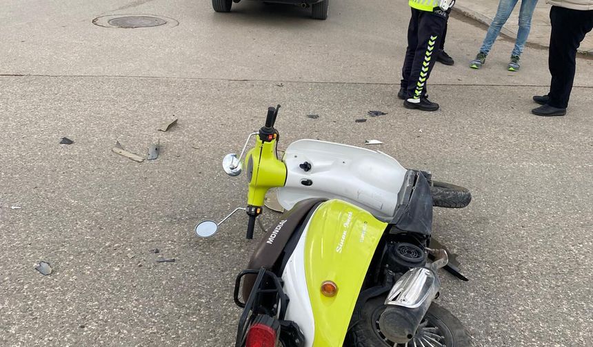 Otomobil ile motosiklet çarpıştı: 4 yaralı