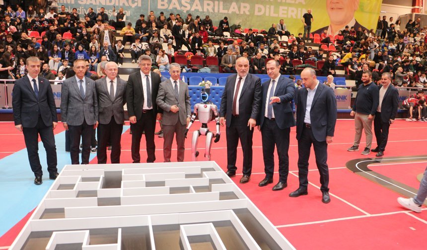 Robosam robot yarışması Samsun'da başladı