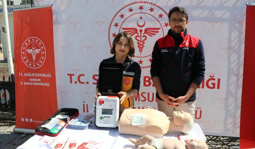 Samsun'da ani kalp durmalarına karşı 3 noktaya yerli şok cihazı yerleştirildi