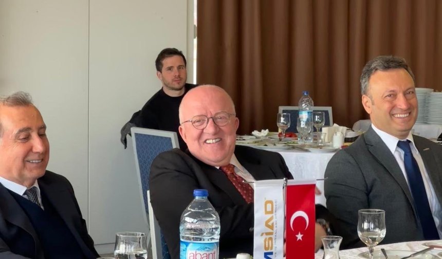 Samsun'da iş insanları ve üniversiteliler 'Liderlik' için buluştu