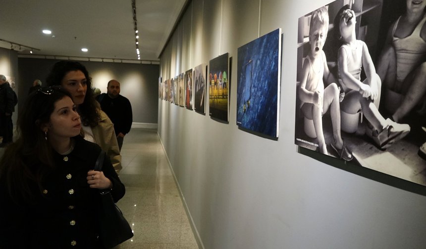 Trabzon'da uluslararası mizahi yapıtlar sergisi açıldı