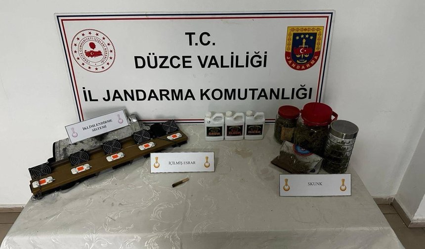 Uyuşturucu imal edilen eve operasyon: 2 gözaltı