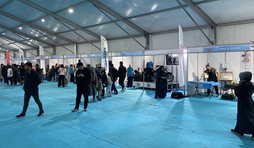 Dev çay bardağında dağcılardan Tür bayraklı 19 Mayıs gösterisi